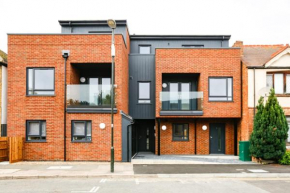 Hybrid Resi - Mitcham close to Tooting and Wimbledon